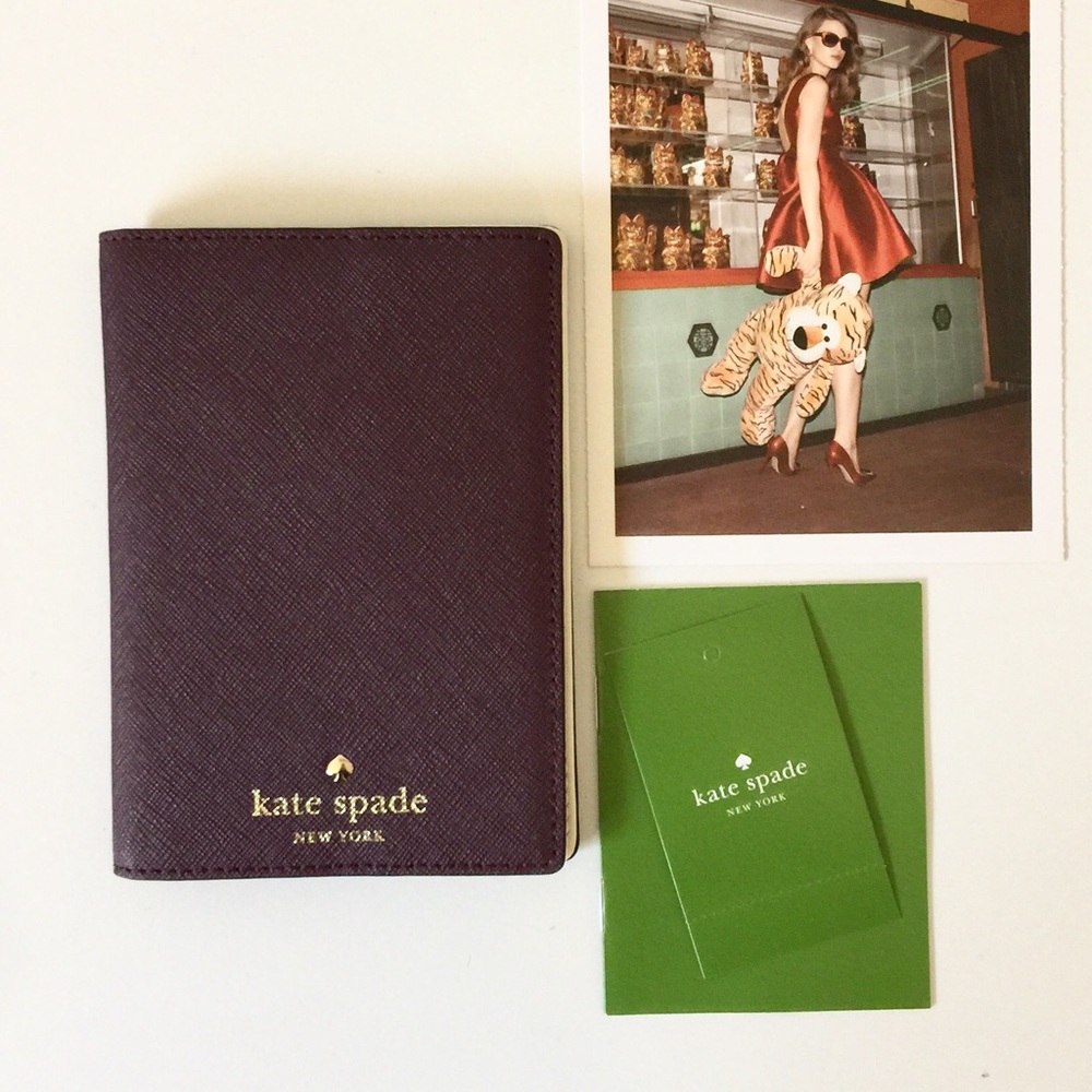 ♠️ Kate Spade Passport Case